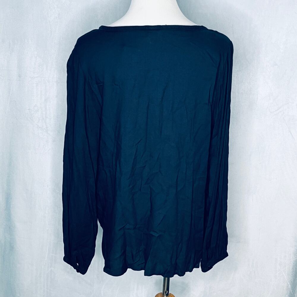 CJ Banks Navy Embroidered Long Sleeve Plus Size Top New X - Picture 2 of 6